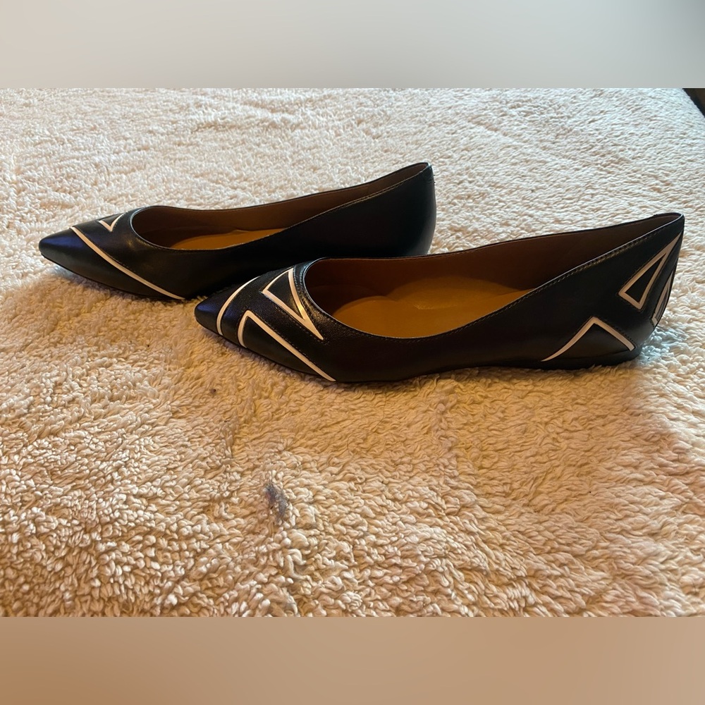 Pointed flats•Brand new